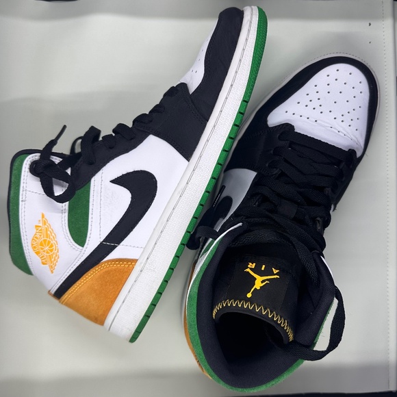 AIR JORDAN 1 MID SE - Picture 1 of 6